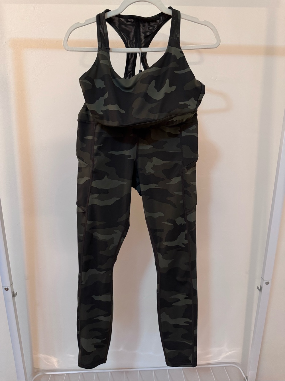 Athleta Women's Olive & Black Camo Active Bra & Pant Set